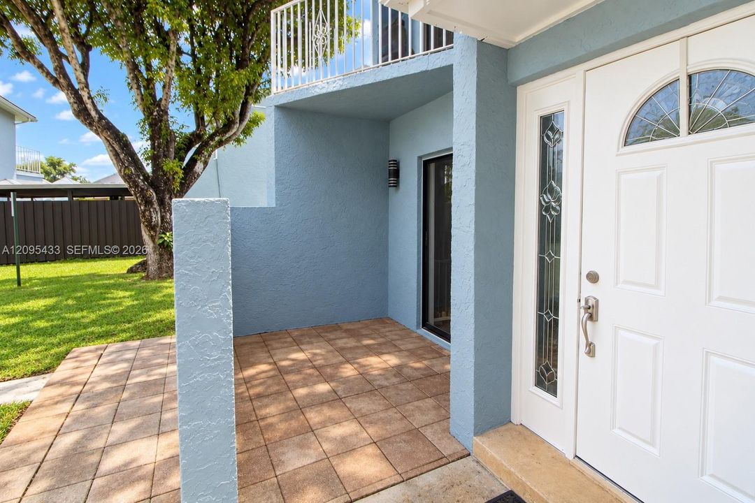 Activo con contrato: $525,000 (3 camas, 2 baños, 1360 Pies cuadrados)