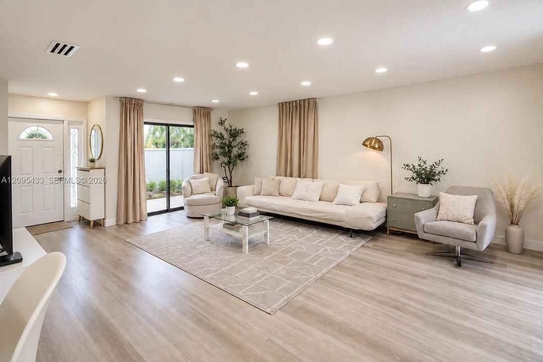 Activo con contrato: $525,000 (3 camas, 2 baños, 1360 Pies cuadrados)