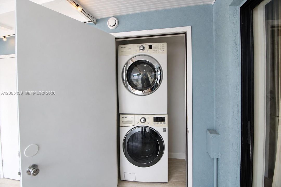 Activo con contrato: $525,000 (3 camas, 2 baños, 1360 Pies cuadrados)