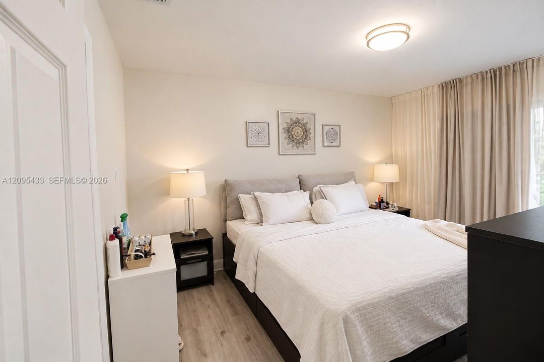 Activo con contrato: $525,000 (3 camas, 2 baños, 1360 Pies cuadrados)