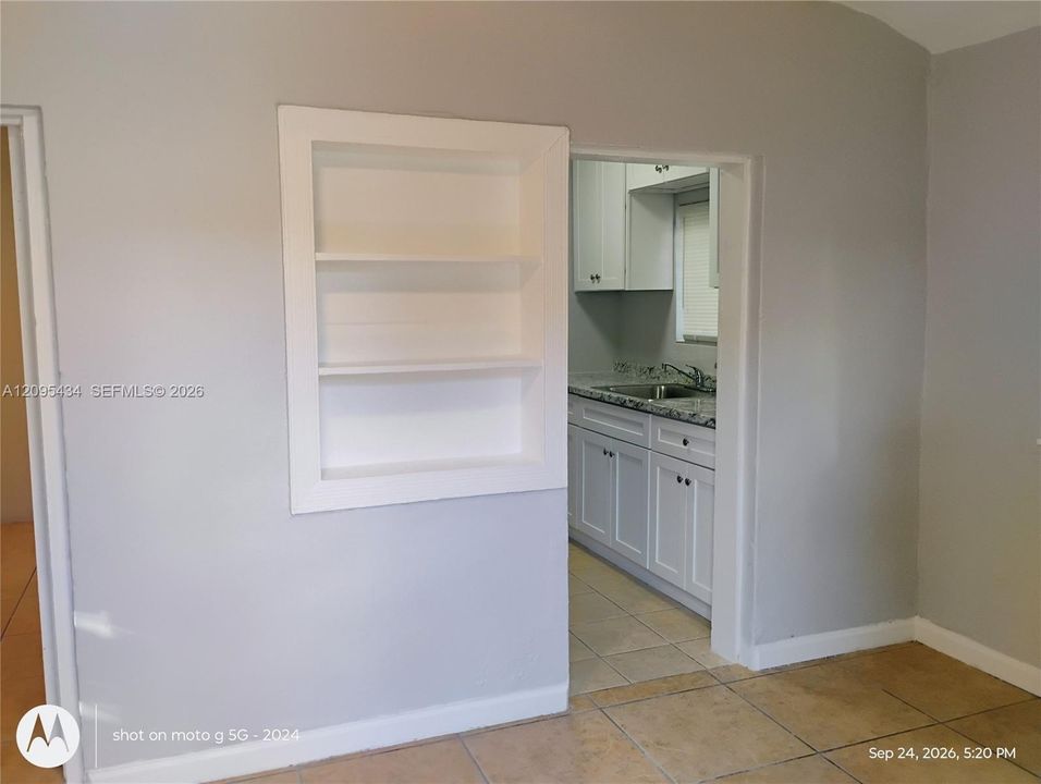 В аренду: $1,350 (1 спален, 1 ванн, 464 Квадратных фут)