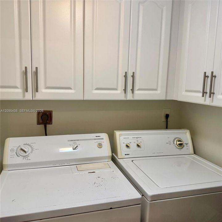 For Sale: $379,000 (3 beds, 2 baths, 1240 Square Feet)