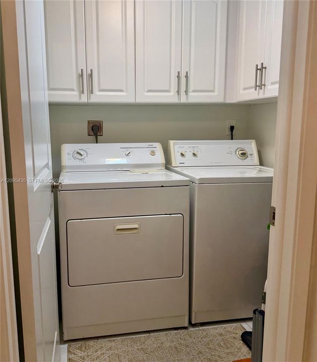 For Sale: $379,000 (3 beds, 2 baths, 1240 Square Feet)