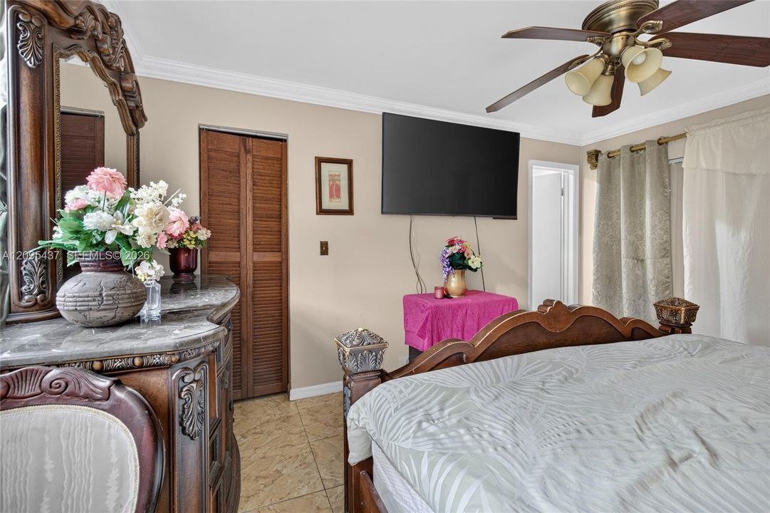 En Venta: $560,000 (3 camas, 2 baños, 2094 Pies cuadrados)