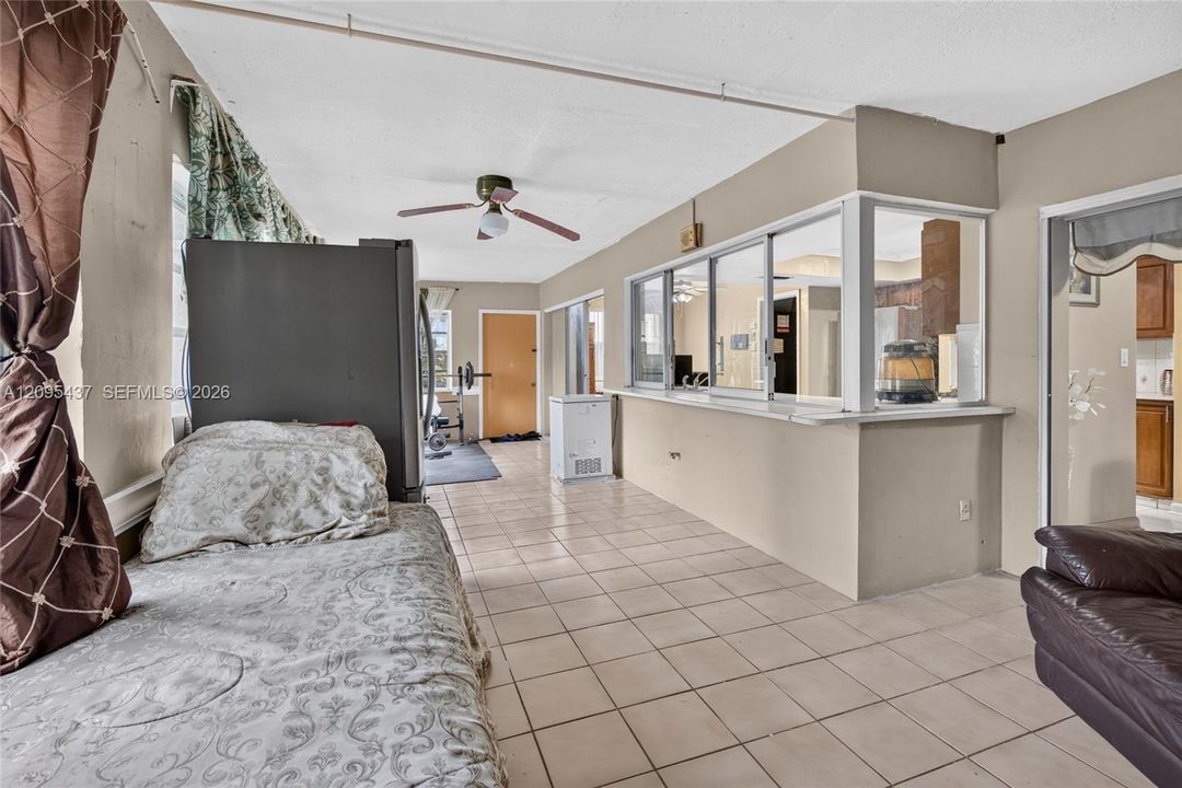 En Venta: $560,000 (3 camas, 2 baños, 2094 Pies cuadrados)