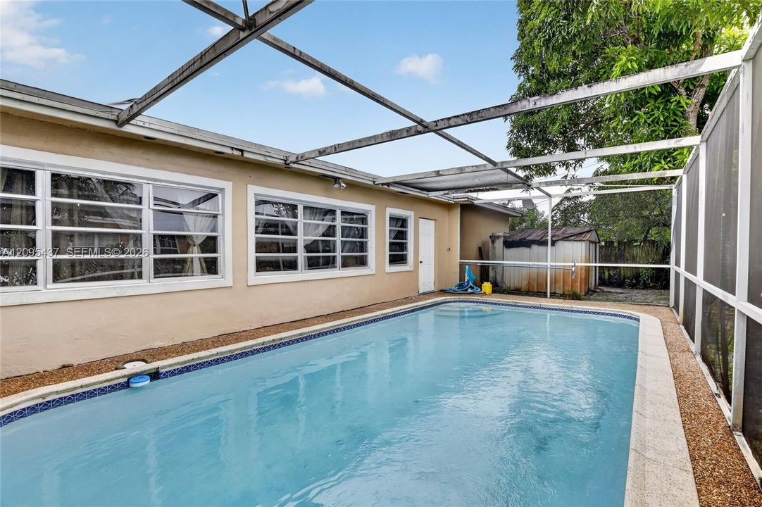 En Venta: $560,000 (3 camas, 2 baños, 2094 Pies cuadrados)