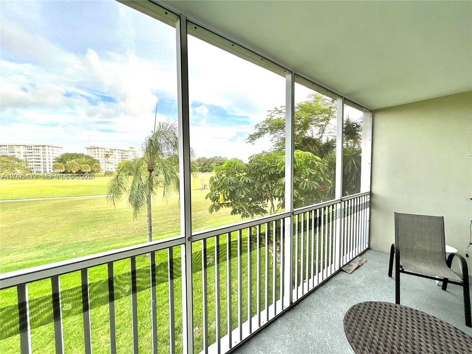 En Venta: $320,000 (3 camas, 2 baños, 1390 Pies cuadrados)