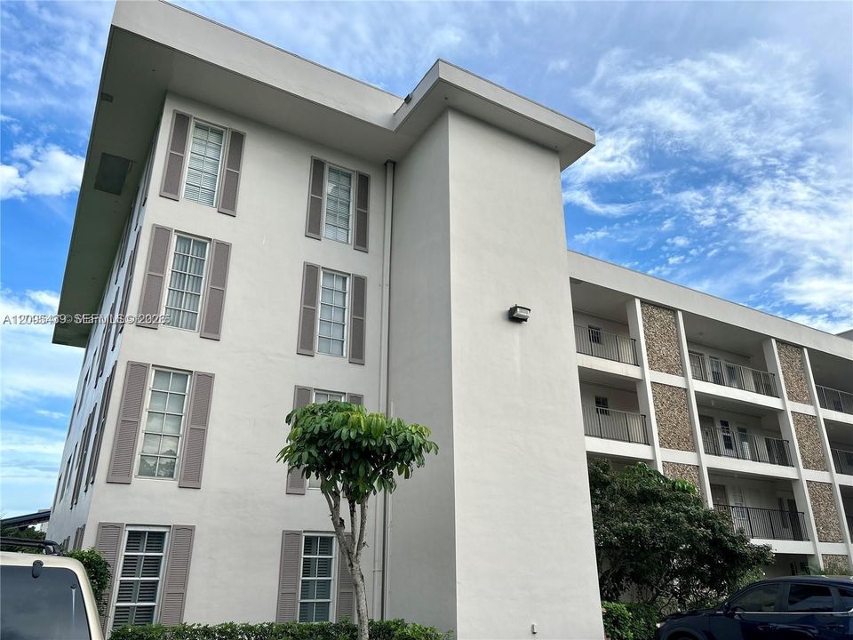 En Venta: $320,000 (3 camas, 2 baños, 1390 Pies cuadrados)