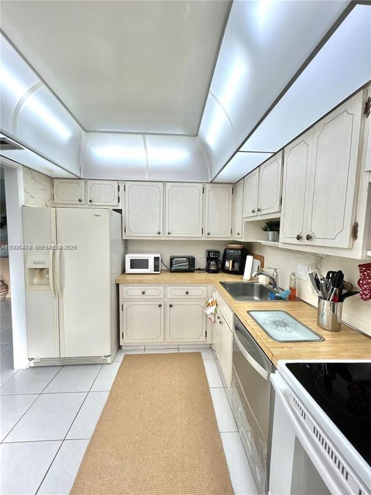 En Venta: $320,000 (3 camas, 2 baños, 1390 Pies cuadrados)