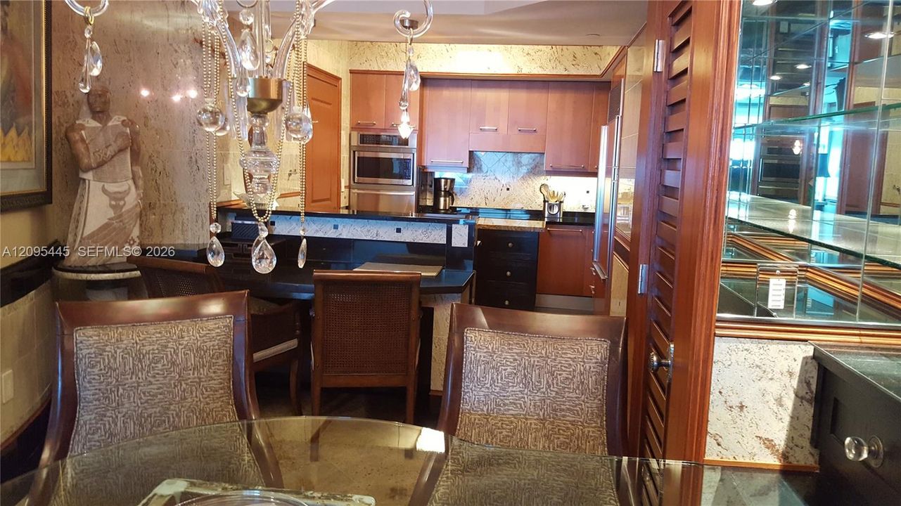 For Rent: $7,585 (2 beds, 2 baths, 1733 Square Feet)
