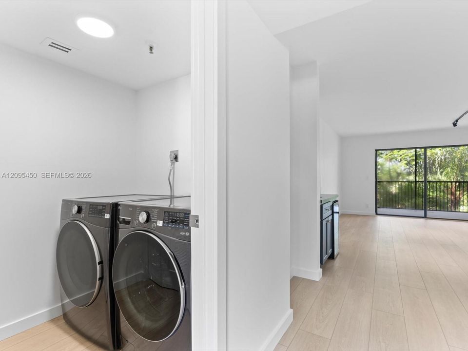 En Venta: $309,000 (2 camas, 2 baños, 1222 Pies cuadrados)