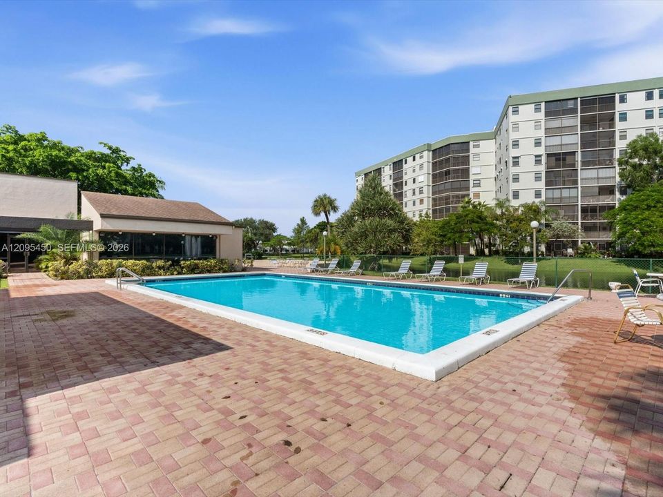 En Venta: $309,000 (2 camas, 2 baños, 1222 Pies cuadrados)