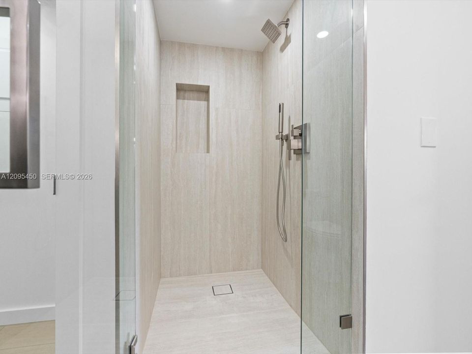 En Venta: $309,000 (2 camas, 2 baños, 1222 Pies cuadrados)