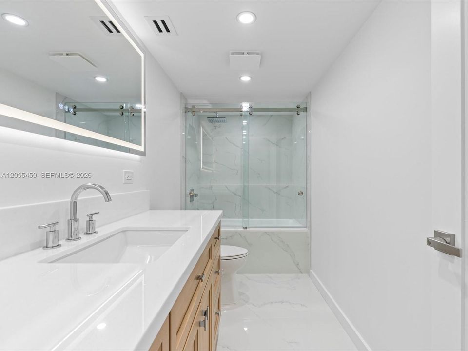 En Venta: $309,000 (2 camas, 2 baños, 1222 Pies cuadrados)