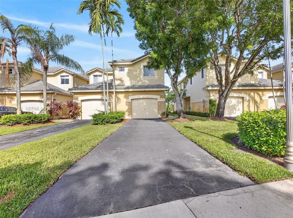 For Rent: $3,800 (4 beds, 2 baths, 1851 Square Feet)