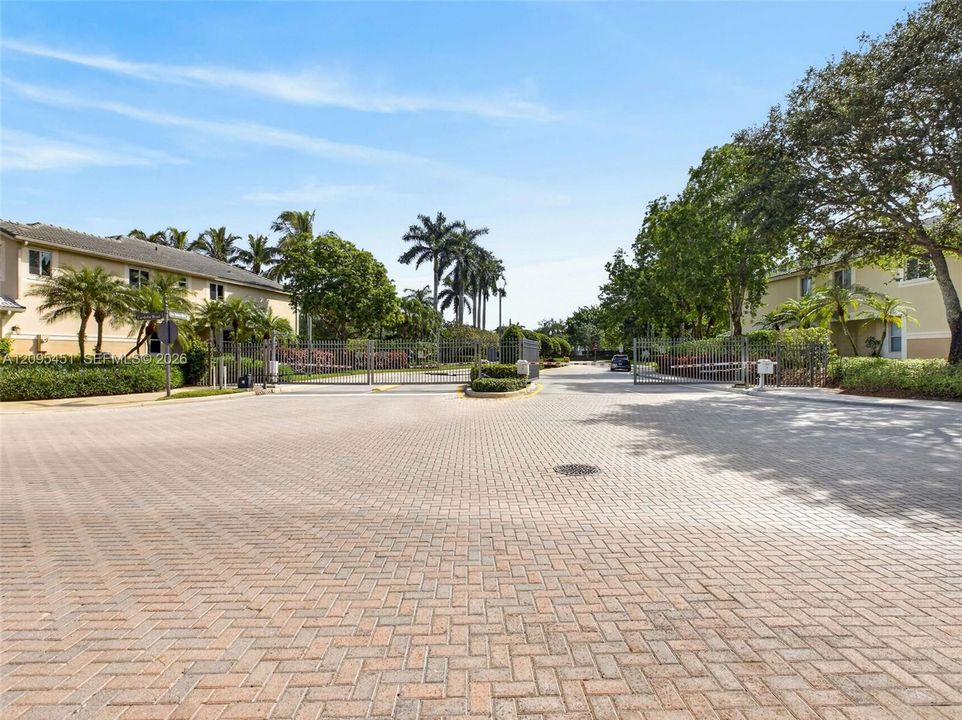 For Rent: $3,800 (4 beds, 2 baths, 1851 Square Feet)