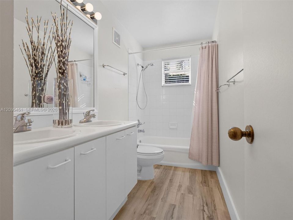 For Rent: $3,800 (4 beds, 2 baths, 1851 Square Feet)