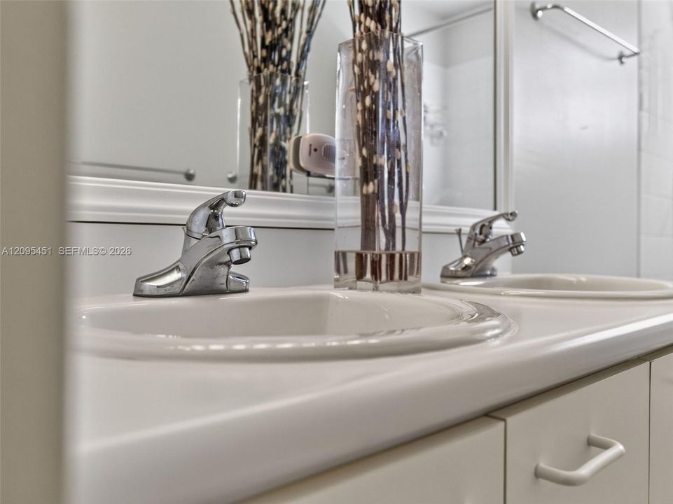 For Rent: $3,800 (4 beds, 2 baths, 1851 Square Feet)
