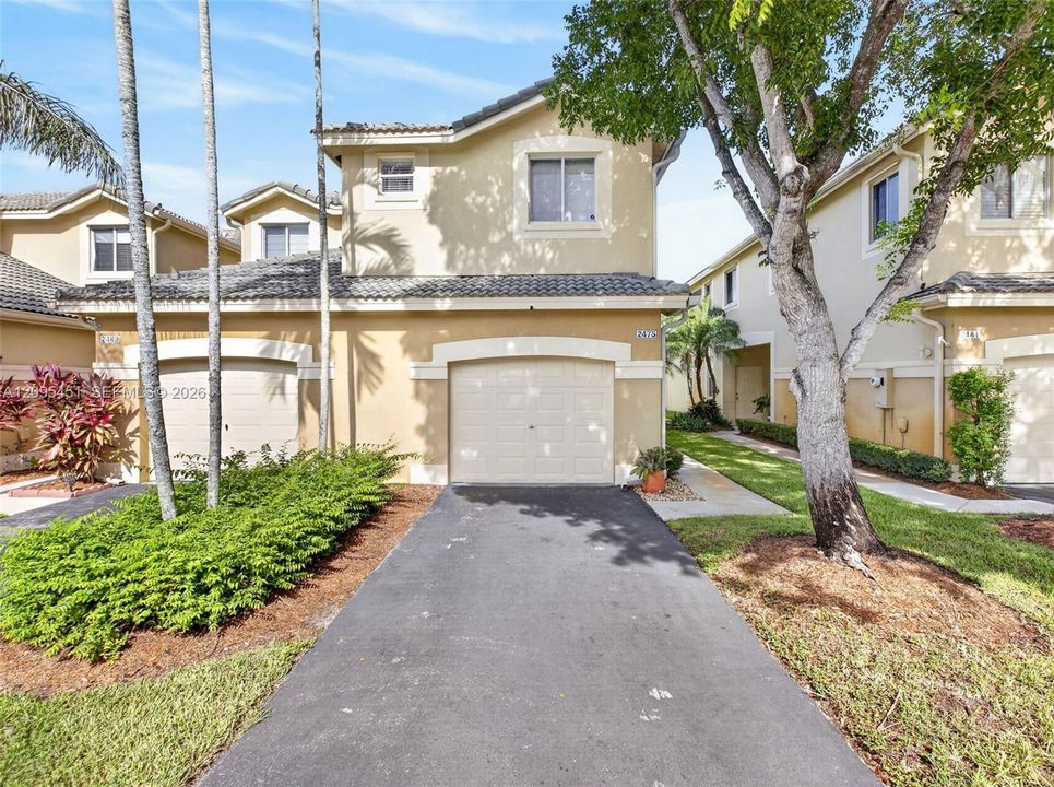 For Rent: $3,800 (4 beds, 2 baths, 1851 Square Feet)