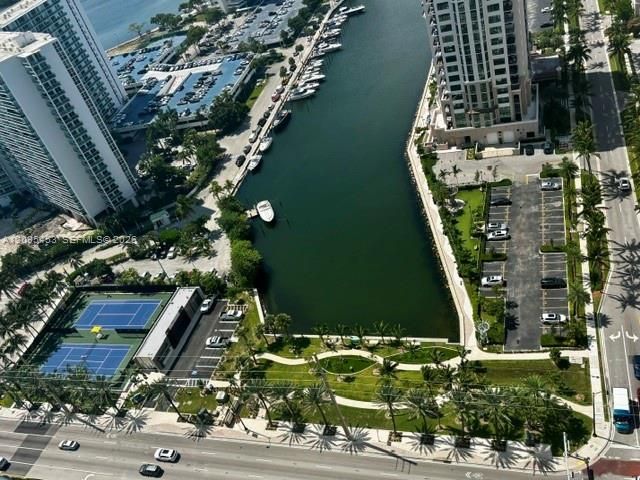 合同活跃: $5,900 (2 贝兹, 2 浴室, 1435 平方英尺)