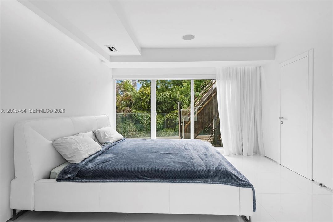 For Sale: $7,499,000 (6 beds, 7 baths, 7249 Square Feet)