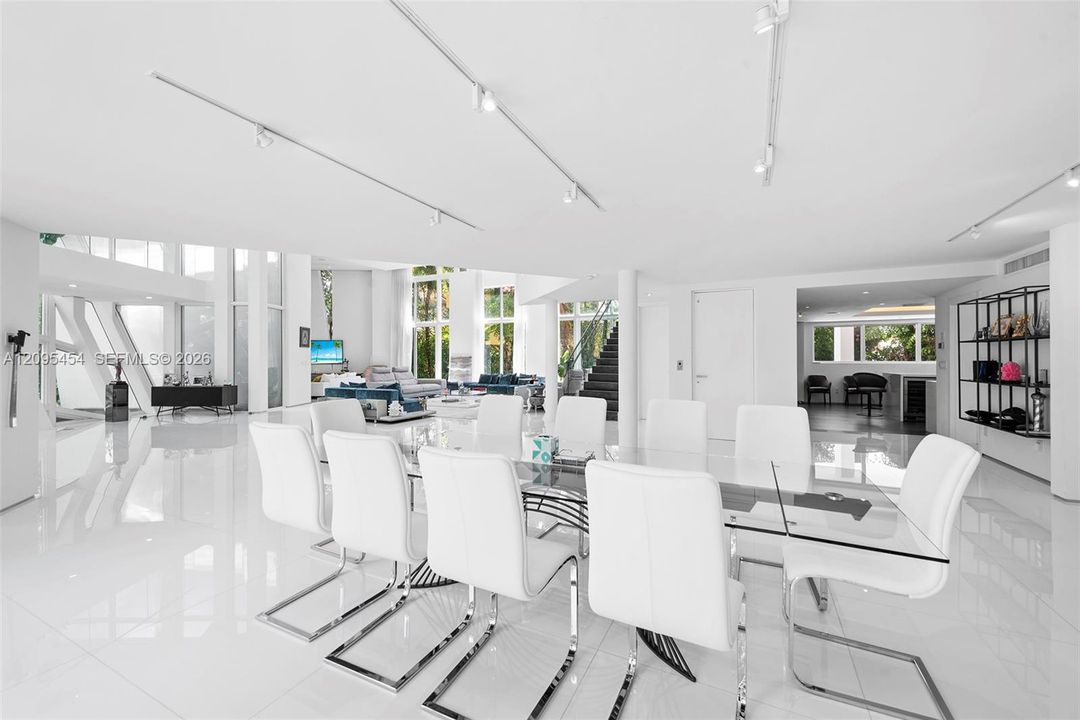 For Sale: $7,499,000 (6 beds, 7 baths, 7249 Square Feet)