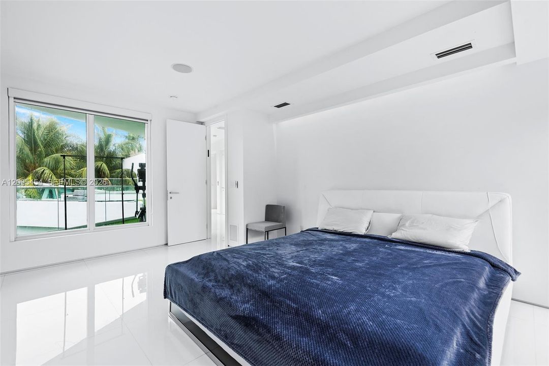 For Sale: $7,499,000 (6 beds, 7 baths, 7249 Square Feet)