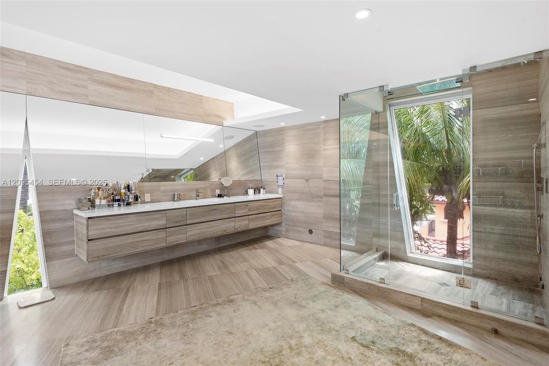 For Sale: $7,499,000 (6 beds, 7 baths, 7249 Square Feet)