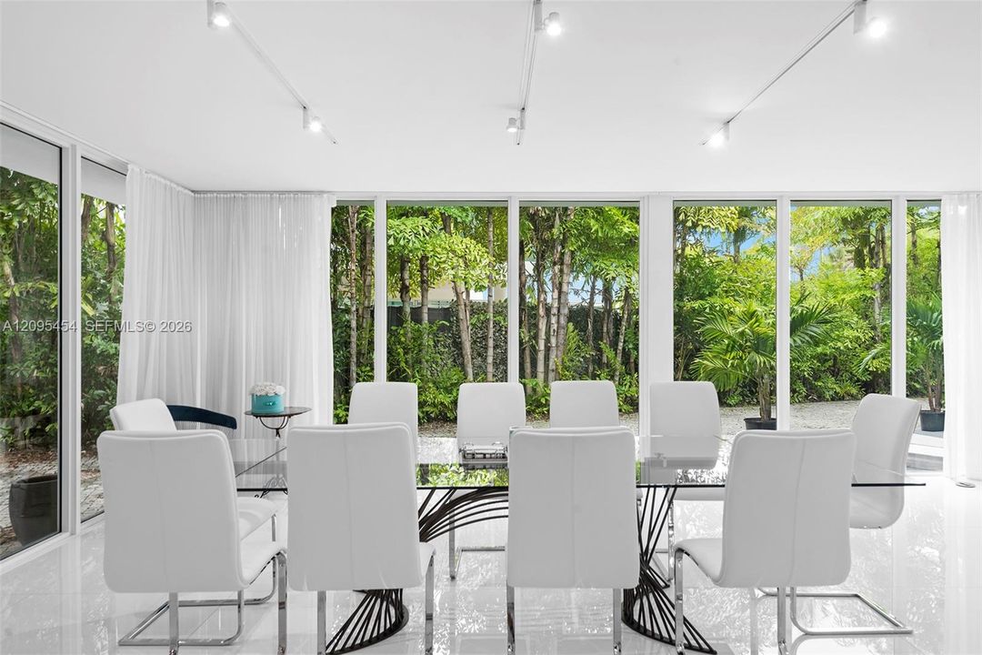 For Sale: $7,499,000 (6 beds, 7 baths, 7249 Square Feet)