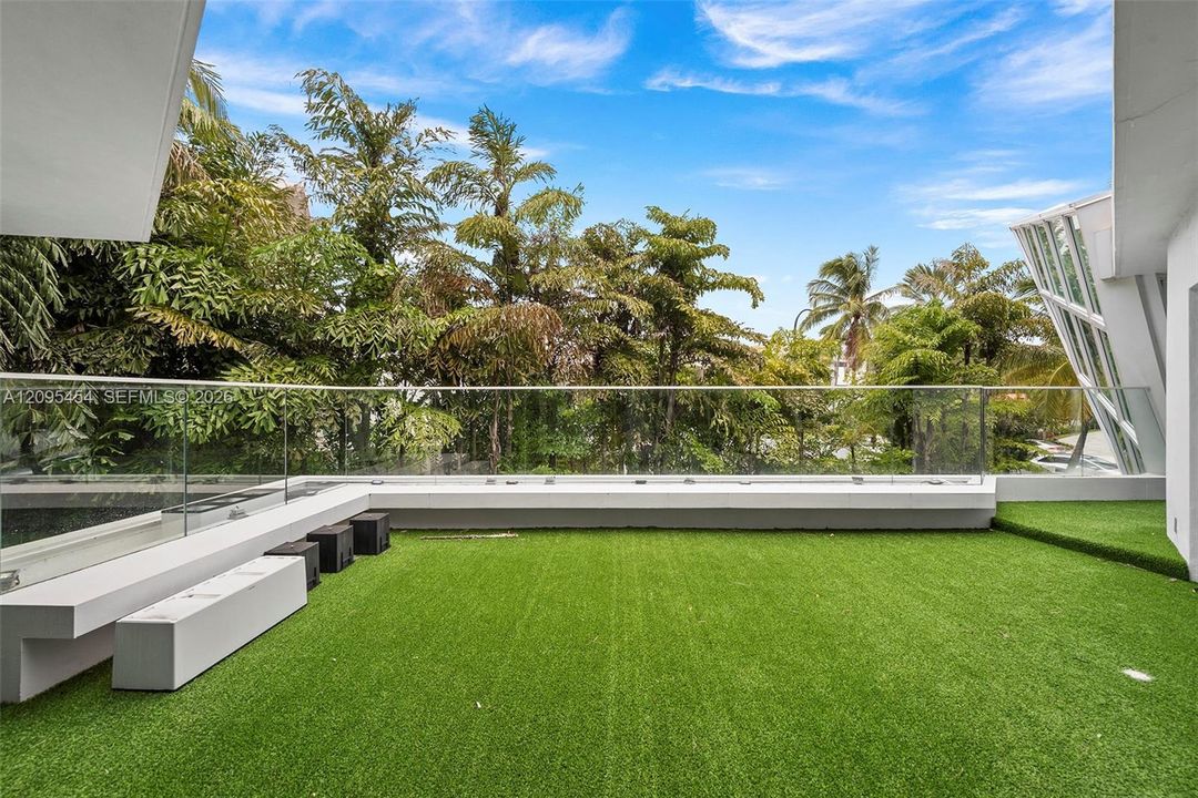 For Sale: $7,499,000 (6 beds, 7 baths, 7249 Square Feet)