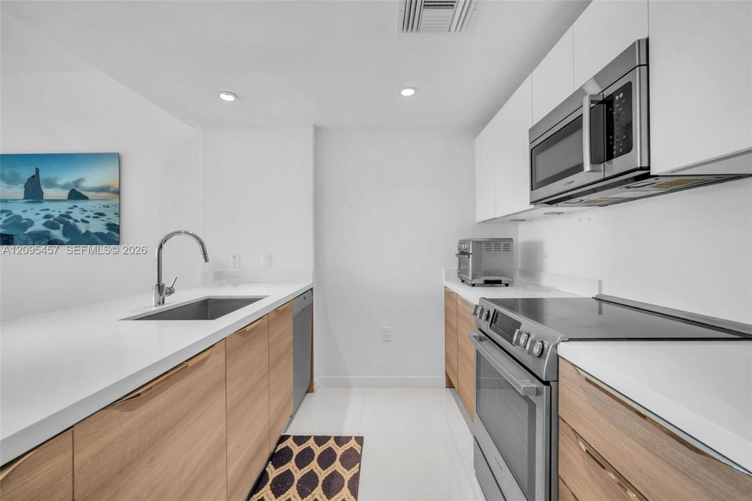 For Rent: $7,500 (2 beds, 2 baths, 1280 Square Feet)