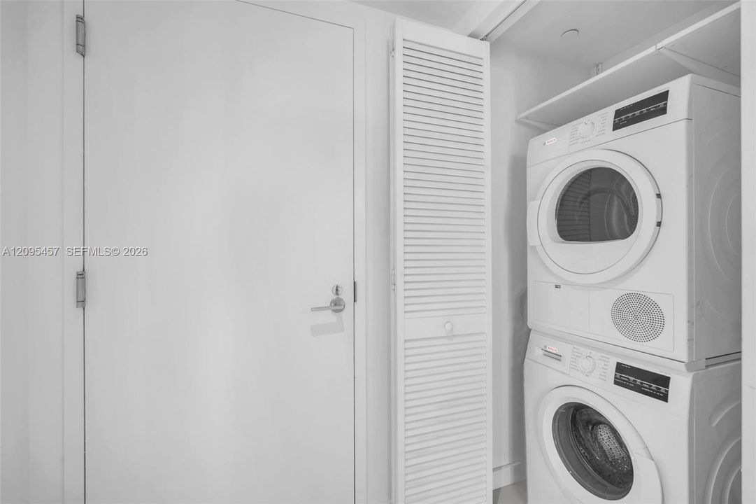For Rent: $7,500 (2 beds, 2 baths, 1280 Square Feet)