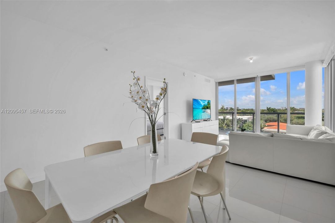 For Rent: $7,500 (2 beds, 2 baths, 1280 Square Feet)