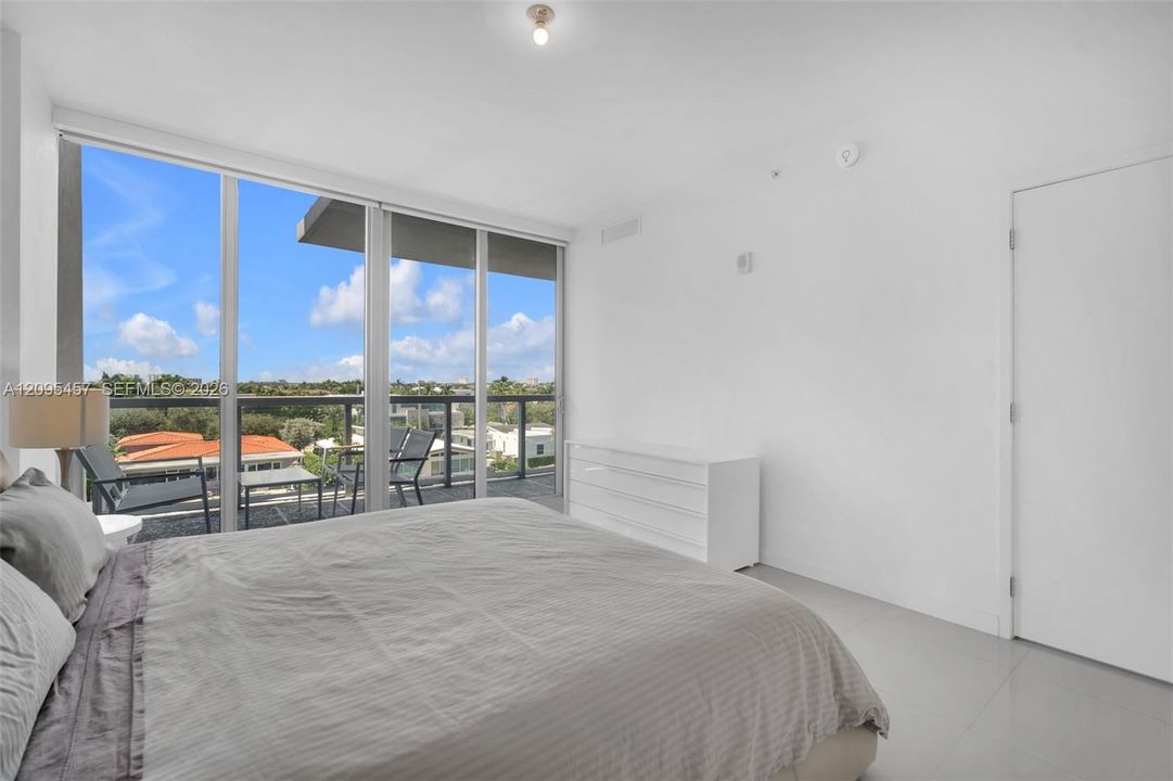 For Rent: $7,500 (2 beds, 2 baths, 1280 Square Feet)