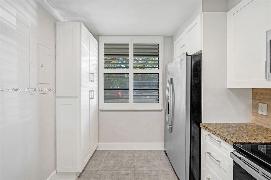 For Sale: $299,000 (2 beds, 2 baths, 1385 Square Feet)