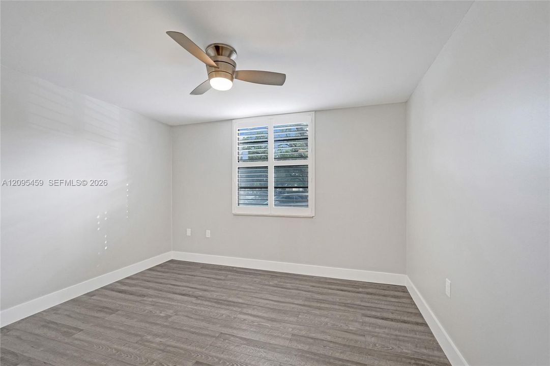 For Sale: $299,000 (2 beds, 2 baths, 1385 Square Feet)