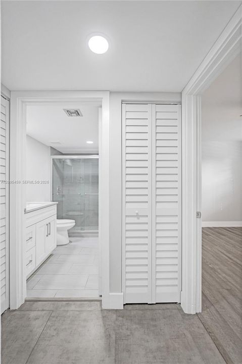 For Sale: $299,000 (2 beds, 2 baths, 1385 Square Feet)
