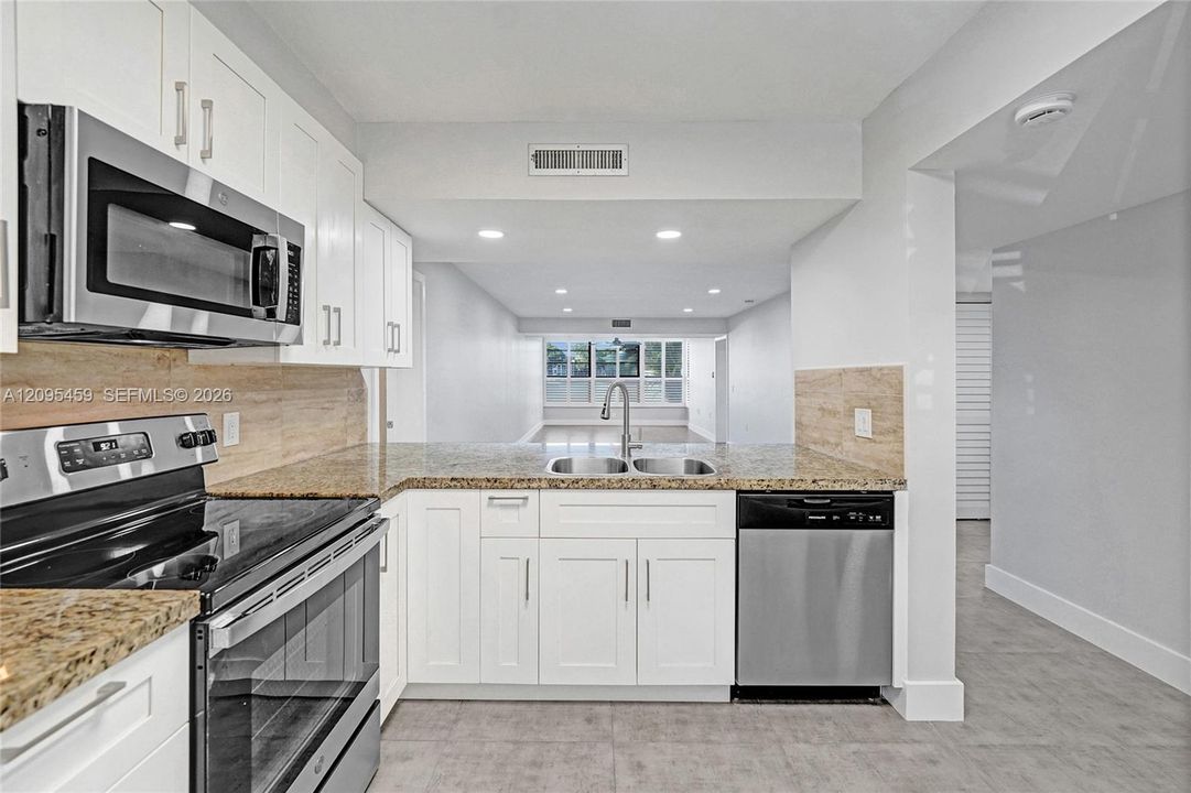 For Sale: $299,000 (2 beds, 2 baths, 1385 Square Feet)