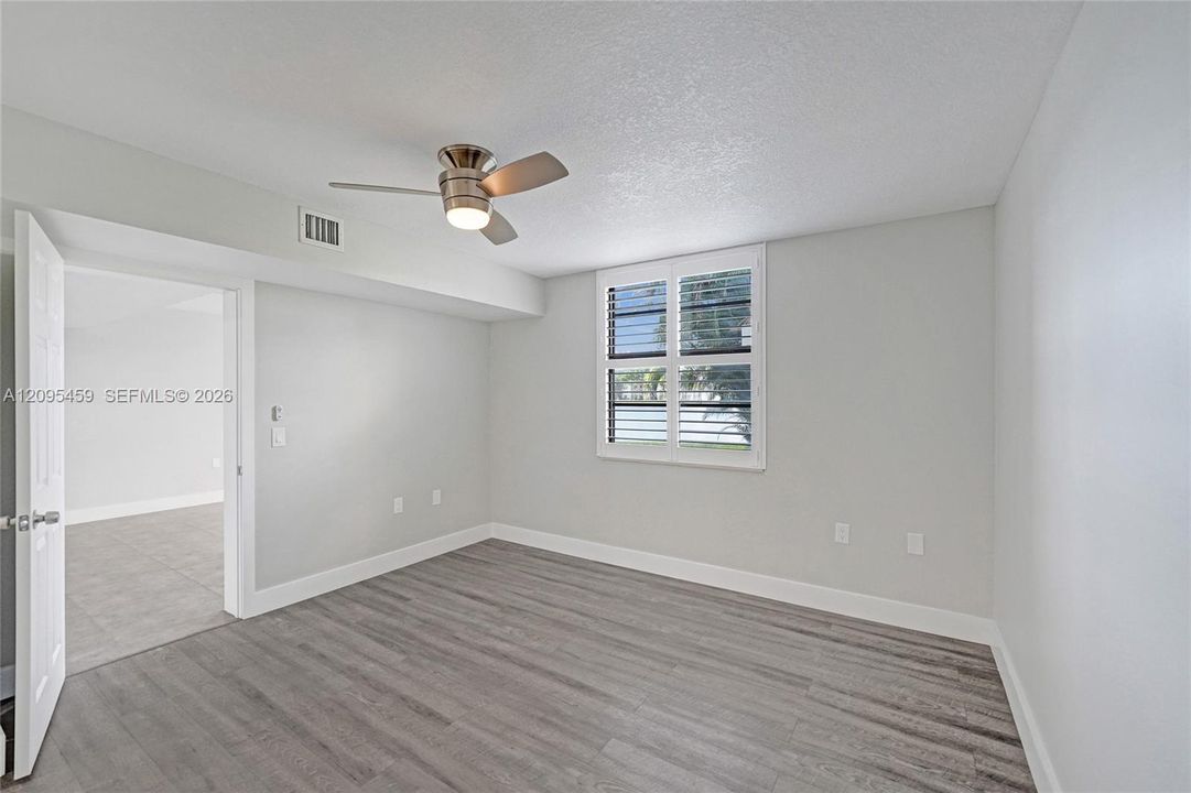 For Sale: $299,000 (2 beds, 2 baths, 1385 Square Feet)
