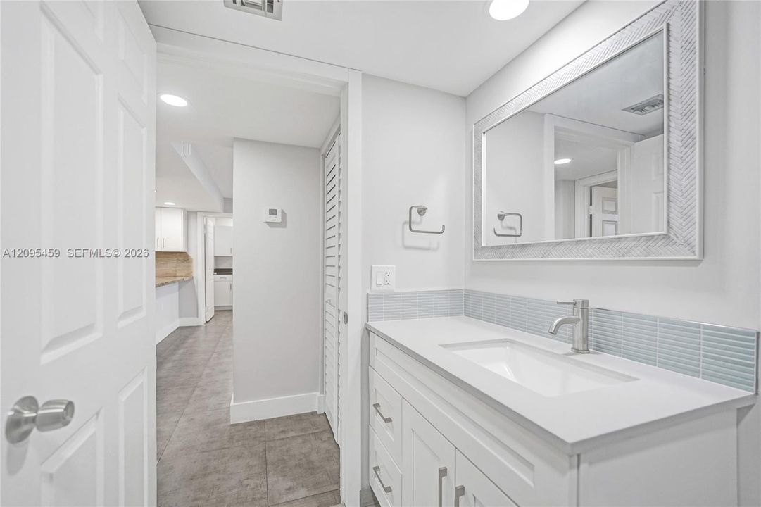 For Sale: $299,000 (2 beds, 2 baths, 1385 Square Feet)