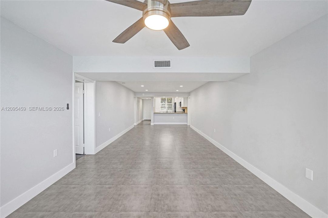 For Sale: $299,000 (2 beds, 2 baths, 1385 Square Feet)