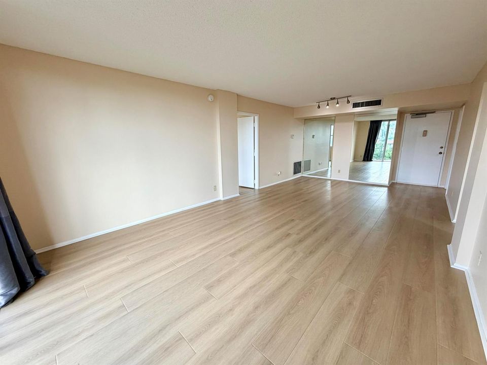 Living/Dining room
