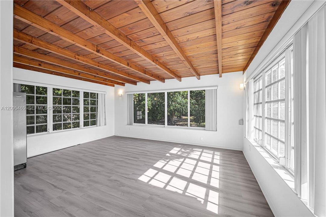For Sale: $749,000 (3 beds, 2 baths, 1433 Square Feet)
