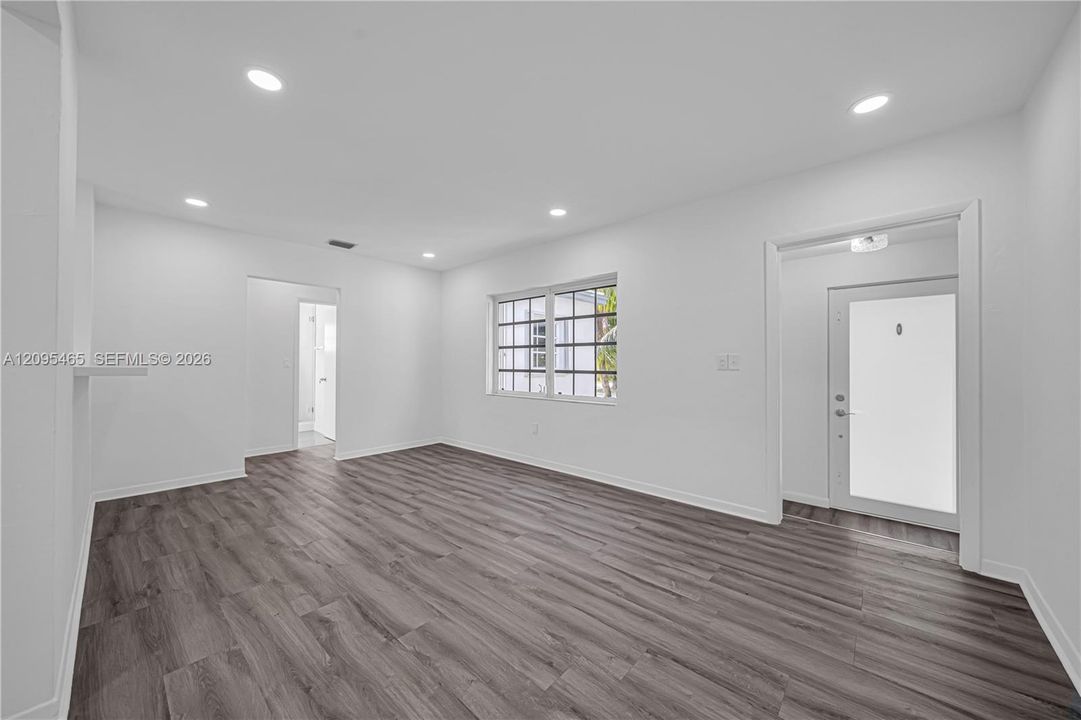 For Sale: $749,000 (3 beds, 2 baths, 1433 Square Feet)