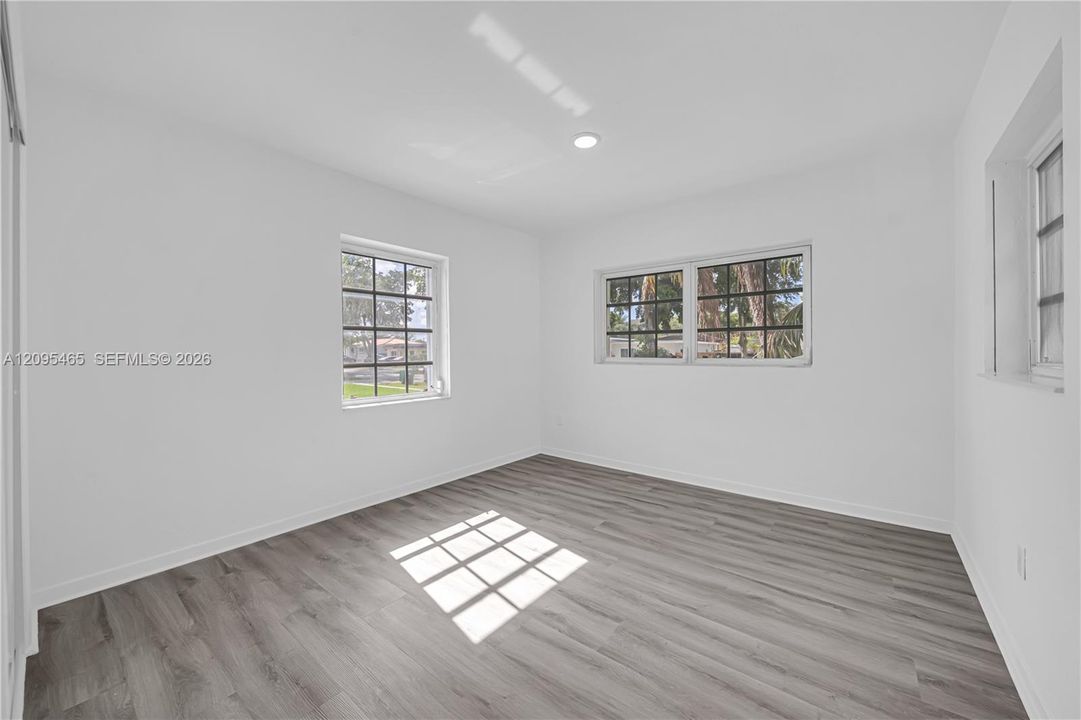 For Sale: $749,000 (3 beds, 2 baths, 1433 Square Feet)