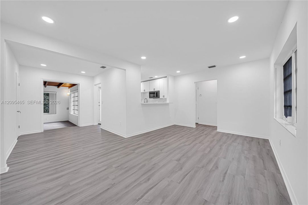 For Sale: $749,000 (3 beds, 2 baths, 1433 Square Feet)