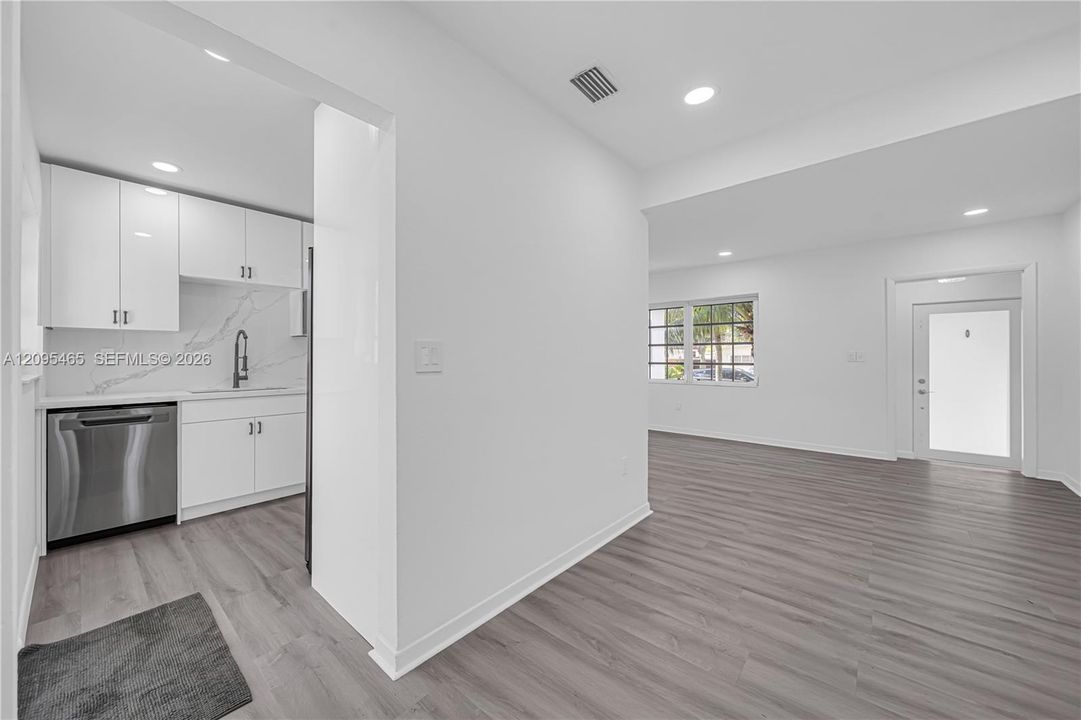 For Sale: $749,000 (3 beds, 2 baths, 1433 Square Feet)
