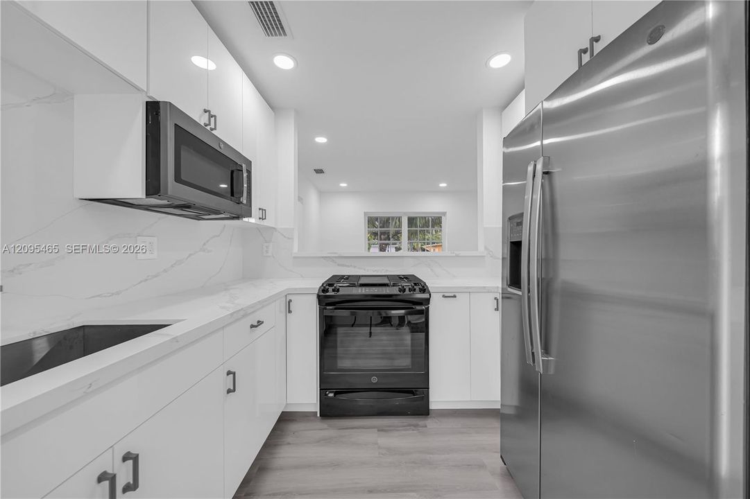 For Sale: $749,000 (3 beds, 2 baths, 1433 Square Feet)