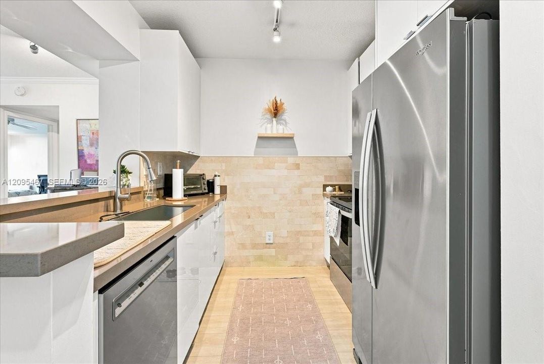 For Rent: $3,500 (2 beds, 2 baths, 1027 Square Feet)