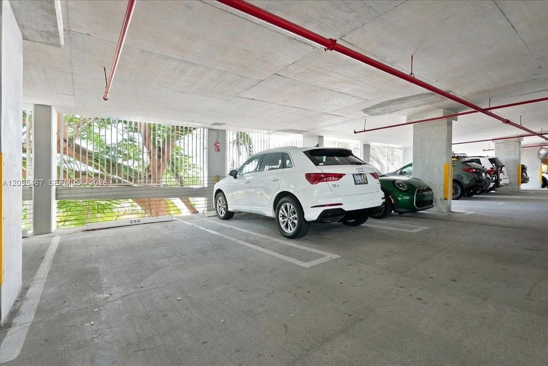 For Rent: $3,500 (2 beds, 2 baths, 1027 Square Feet)